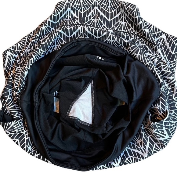 TITLE NINE Black & White Printed Skorts Size XS - Picture 5 of 8